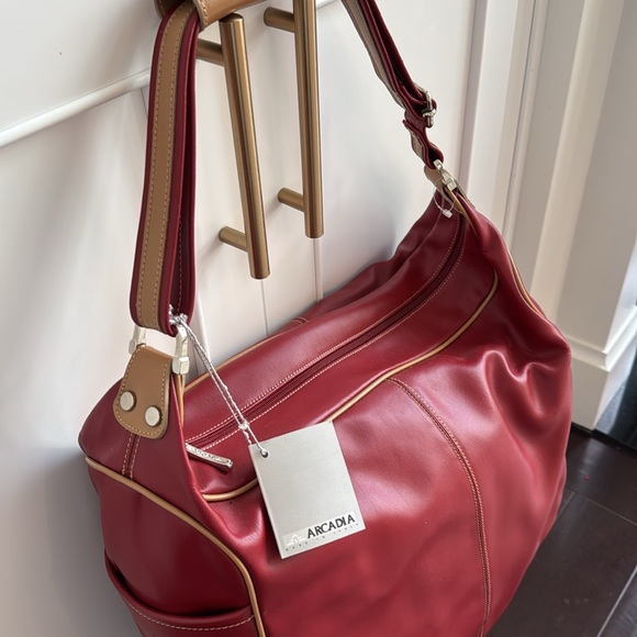 NWT ARCADIA RED LEATHER TRAVEL BAG - Picture 4 of 6